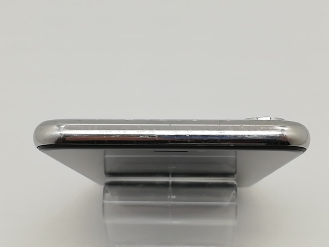 中古】Apple au 【SIMロック解除済み】 iPhone X 256GB シルバー 
