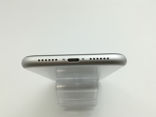 中古】Apple docomo 【SIMロック解除済み】 iPhone XR 64GB ホワイト