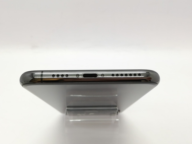 【中古】Apple docomo 【SIMロック解除済み】 iPhone XS Max 512GB スペースグレイ MT6X2J/A【立川フロム中武】保証期間１ヶ月【ランクA】_4
