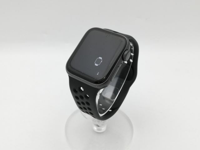 Apple Apple Watch Nike SE 40mm GPS スペースグレイ/スポーツバンド アンスラサイト/ブラック S&M/M&L【中野】保証期間１ヶ月【ランクC】