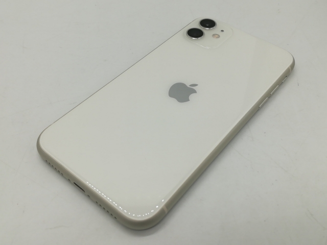 【中古】Apple docomo 【SIMロック解除済み】 iPhone 11 256GB ホワイト MWM82J/A【道玄坂】保証期間１ヶ月【ランクA】