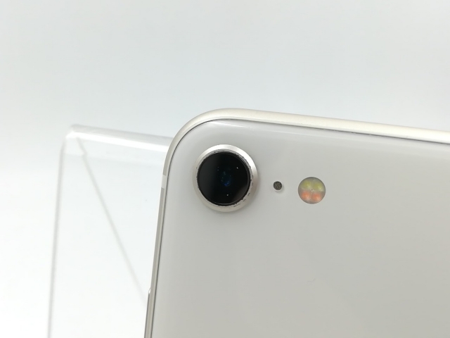 【中古】Apple au 【SIMフリー】 iPhone SE（第3世代） 64GB スターライト MMYD3J/A【千葉】保証期間１ヶ月【ランクA】_3