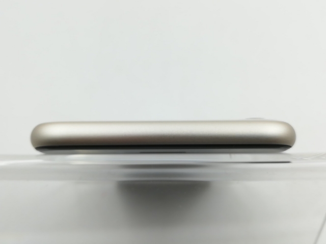 【中古】Apple au 【SIMフリー】 iPhone SE（第3世代） 64GB スターライト MMYD3J/A【千葉】保証期間１ヶ月【ランクA】_6