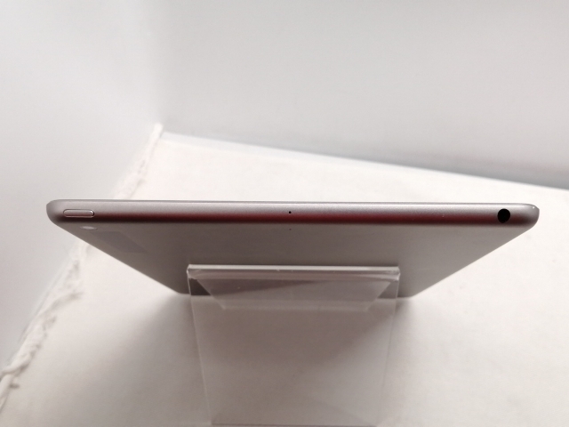 【中古】Apple 【Wi-Fi】 iPad（第6世代/2018） 32GB スペースグレイ MR7F2J/A【仙台駅東口】保証期間１ヶ月【ランクC】_4