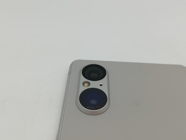 中古】SONY docomo 【SIMフリー】 Xperia 5 V 8GB 128GB プラチナ