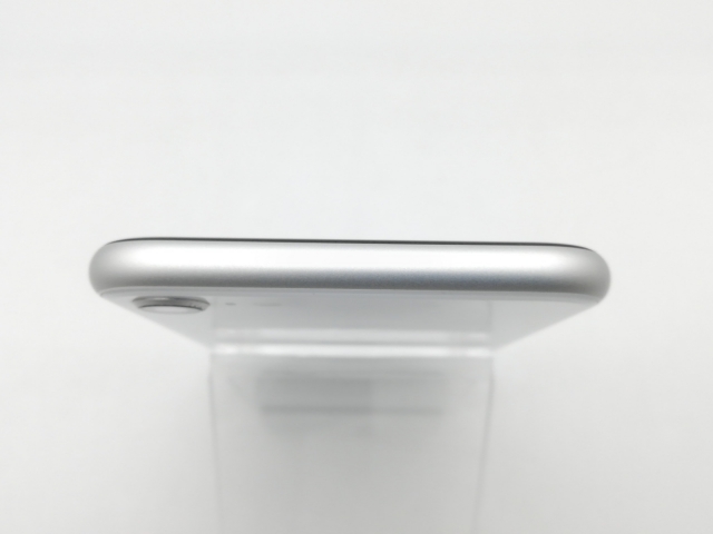 【中古】Apple au 【SIMロック解除済み】 iPhone SE（第2世代） 64GB ホワイト MHGQ3J/A（後期型番）【鹿児島中町】保証期間１ヶ月【ランクC】_2