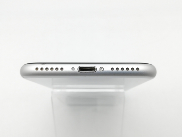 【中古】Apple au 【SIMロック解除済み】 iPhone SE（第2世代） 64GB ホワイト MHGQ3J/A（後期型番）【鹿児島中町】保証期間１ヶ月【ランクC】_4