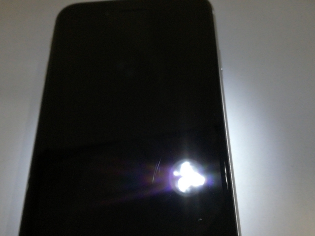 【中古】Apple au 【SIMロック解除済み】 iPhone SE（第2世代） 64GB ホワイト MHGQ3J/A（後期型番）【鹿児島中町】保証期間１ヶ月【ランクC】_6