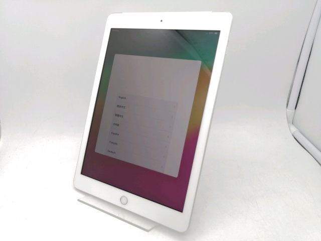 【中古】Apple docomo 【SIMロック解除済み】 iPad（第6世代/2018） 32GB シルバー MR6P2J/A【秋葉2号】保証期間１ヶ月【ランクB】