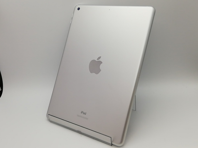 【中古】Apple 【Wi-Fi】 iPad（第8世代/2020） 32GB シルバー MYLA2J/A【府中ル・シーニュ】保証期間１ヶ月【ランクC】