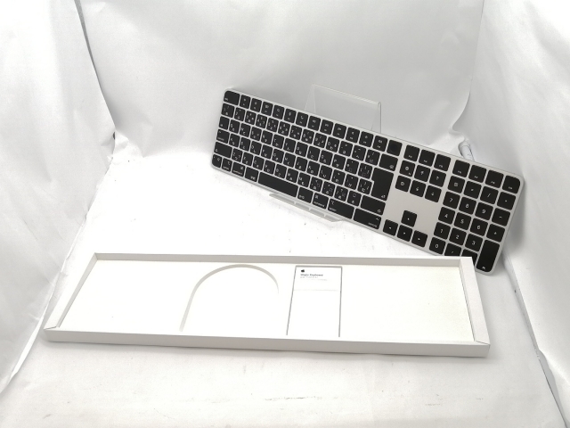 中古】Apple Magic Keyboard（テンキー付き/ブラックキー/Apple