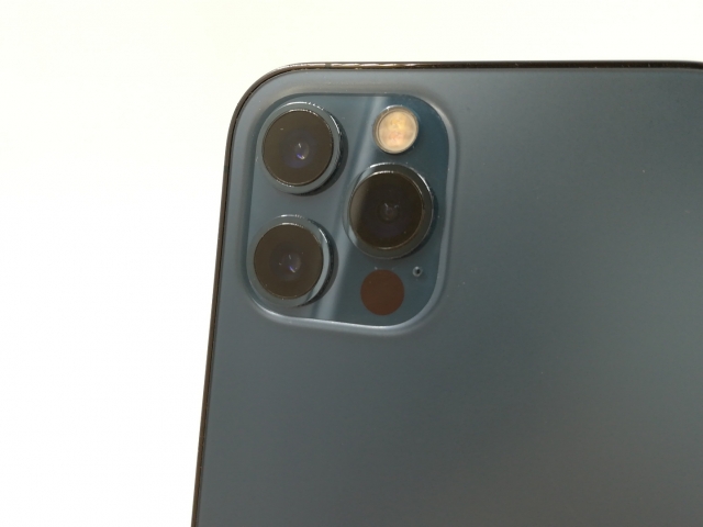 中古】Apple au 【SIMロック解除済み】 iPhone 12 Pro 128GB