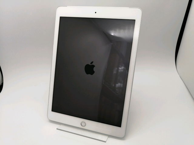 【中古】Apple docomo 【SIMロック解除済み】 iPad（第6世代/2018） 32GB シルバー MR6P2J/A【秋葉2号】保証期間１ヶ月【ランクB】