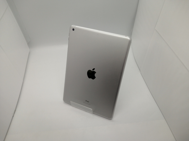 【中古】Apple 【Wi-Fi】 iPad（第8世代/2020） 32GB シルバー MYLA2J/A【大須アメ横】保証期間１ヶ月【ランクC】