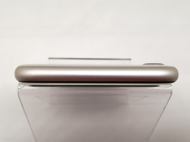 【中古】Apple au 【SIMフリー】 iPhone SE（第3世代） 64GB スターライト MMYD3J/A【日本橋3】保証期間１ヶ月【ランクA】_2