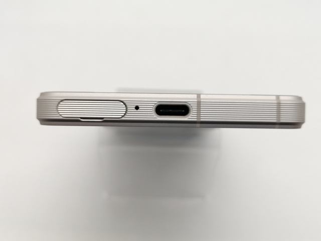 中古】SONY docomo 【SIMフリー】 Xperia 1 V プラチナシルバー 12GB