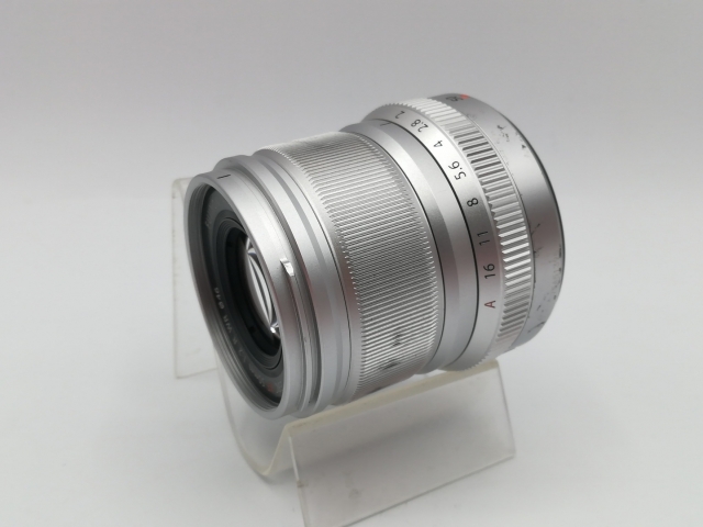 【中古】FujiFilm フジノンレンズ XF 50mm F2 R WR シルバー (Fujifilm Xマウント/APS-C)【DS秋葉】保証期間１ヶ月【ランクA】