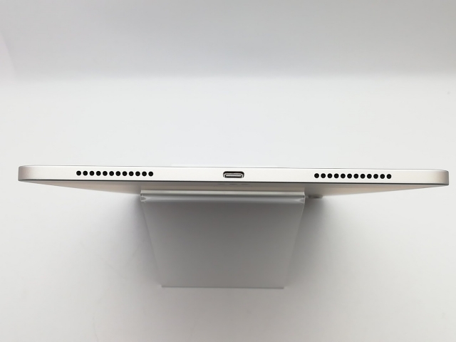 iPad Air 第5世代 256 GB スターライトMM9P3J/A 箱あり⁄付属品なしiPad Air 第5世代 スターライト 256GB 中古iPad Air