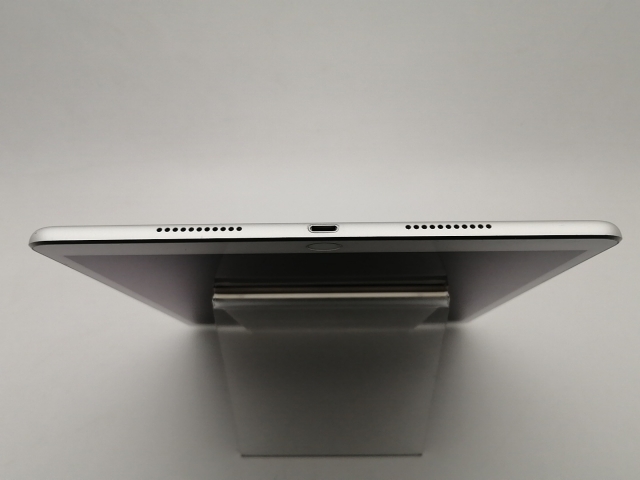 【中古】Apple 国内版 【SIMフリー】 iPad Air（第3世代/2019） 256GB シルバー MV0P2J/A【神保町】保証期間１ヶ月【ランクC】_4
