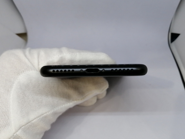 【中古】Apple 国内版 【SIMフリー】 iPhone SE（第2世代） 64GB ブラック MHGP3J/A（後期型番）【東池袋1丁目】保証期間１ヶ月【ランクC】_4