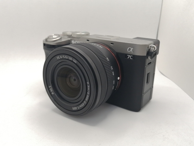 【中古】SONY α7C II ズームレンズキット シルバー ILCE-7CM2L(S)【川崎駅前】保証期間１ヶ月【ランクA】