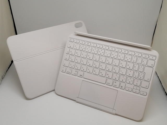 iPad 第10世代 Magic Keyboard A2695 MQDP3J/A 極美品】iPad A2695