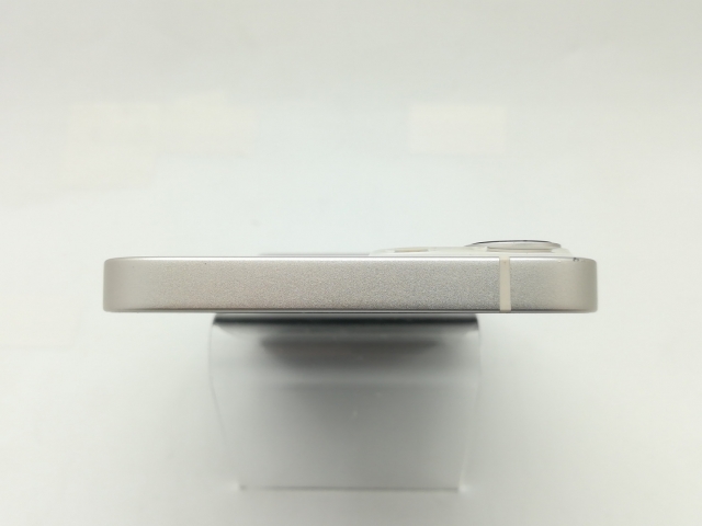 【中古】Apple docomo 【SIMフリー】 iPhone 13 128GB スターライト MLND3J/A【広島】保証期間１ヶ月【ランクC】_2