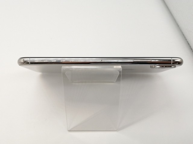 中古】Apple docomo 【SIMロック解除済み】 iPhone XS Max 64GB 