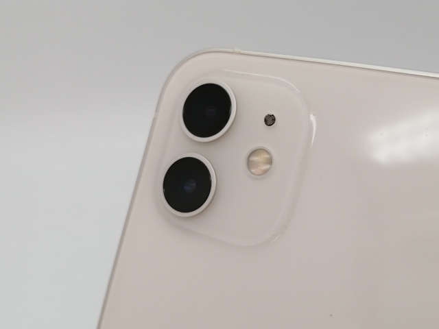 【中古】Apple au 【SIMロック解除済み】 iPhone 12 64GB ホワイト MGHP3J/A【三宮センター】保証期間１ヶ月【ランクB】_6