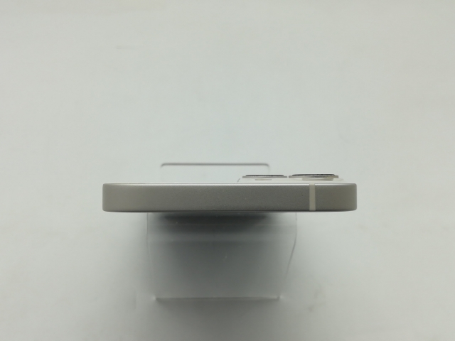 【中古】Apple docomo 【SIMフリー】 iPhone 13 128GB スターライト MLND3J/A【広島】保証期間１ヶ月【ランクC】_4