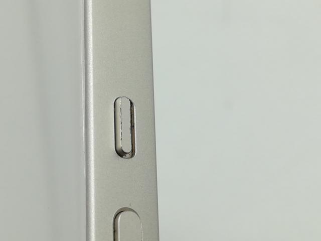 【中古】Apple docomo 【SIMフリー】 iPhone 13 128GB スターライト MLND3J/A【広島】保証期間１ヶ月【ランクC】_9