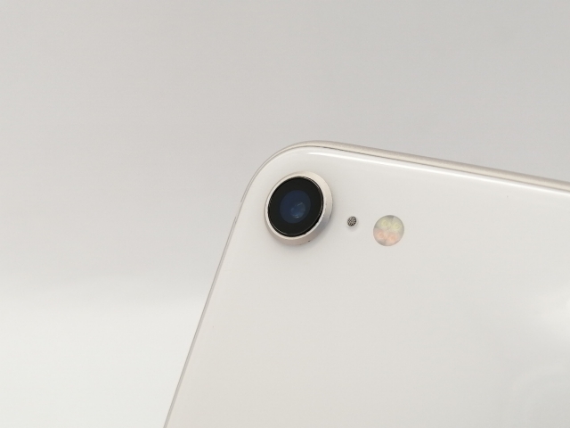 【中古】【赤ロム保証あり】Apple au 【SIMフリー】 iPhone SE（第3世代） 128GB スターライト MMYG3J/A【広島本通】保証期間１ヶ月【ランクB】_6