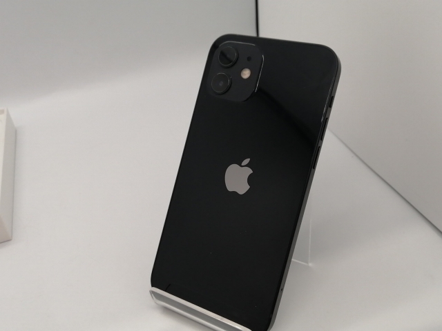 【中古】Apple docomo 【SIMロック解除済み】 iPhone 12 64GB ブラック MGHN3J/A【広島本通】保証期間１ヶ月【ランクB】
