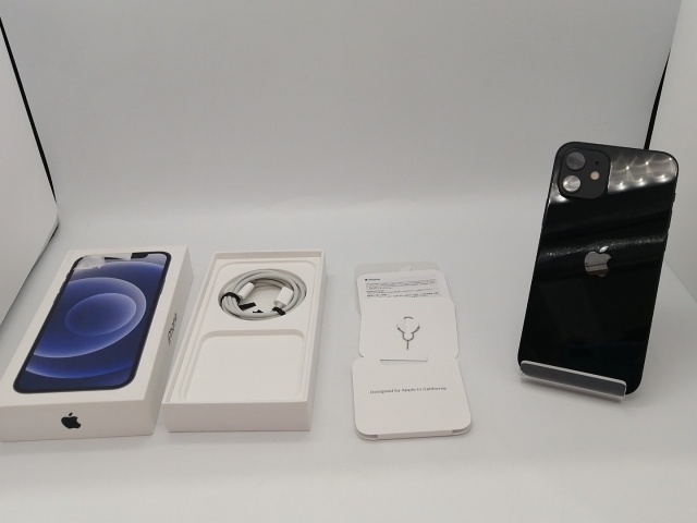 【中古】Apple docomo 【SIMロック解除済み】 iPhone 12 64GB ブラック MGHN3J/A【広島本通】保証期間１ヶ月【ランクB】