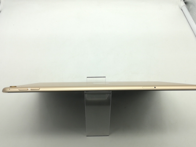 中古】Apple au 【SIMロック解除済み】 9.7インチ iPad Pro（2016