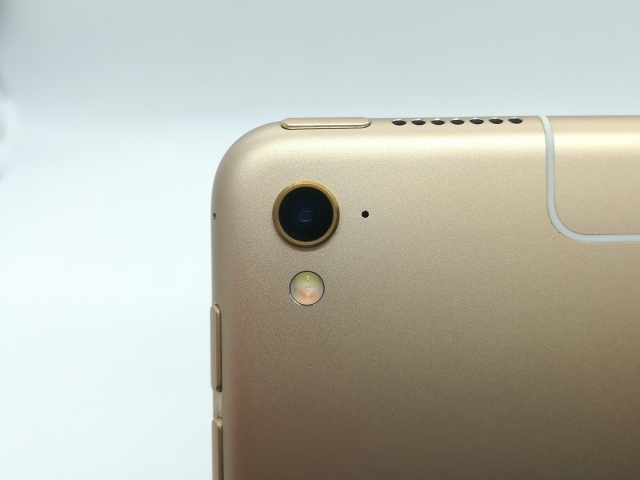 中古】Apple au 【SIMロック解除済み】 9.7インチ iPad Pro（2016