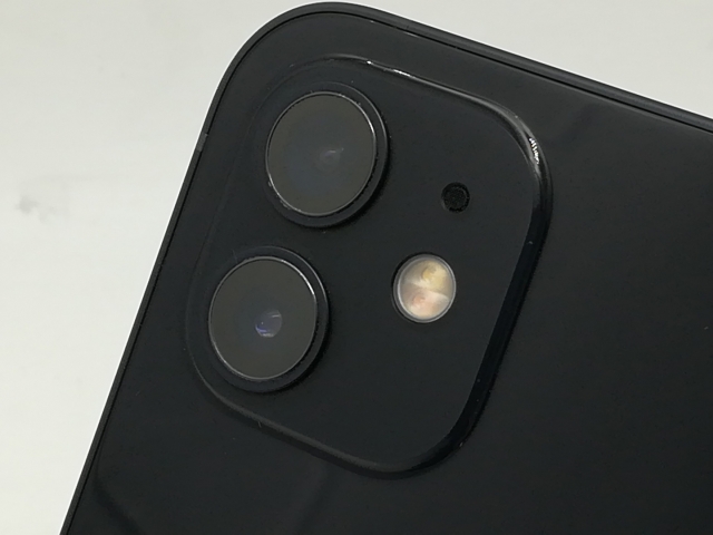 中古】Apple docomo 【SIMロック解除済み】 iPhone 12 64GB ブラック