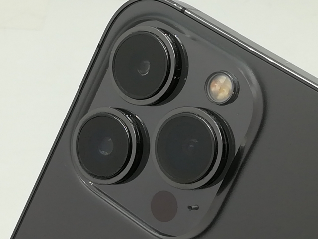 【中古】Apple docomo 【SIMフリー】 iPhone 13 Pro 256GB グラファイト MLUN3J/A【広島】保証期間１ヶ月【ランクA】