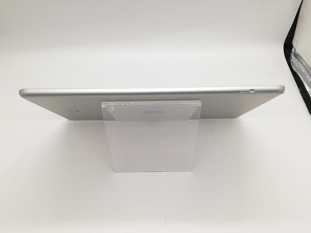 【中古】Apple 【Wi-Fi】 iPad（第7世代/2019） 32GB シルバー MW752J/A【福岡天神】保証期間１ヶ月【ランクC】_3