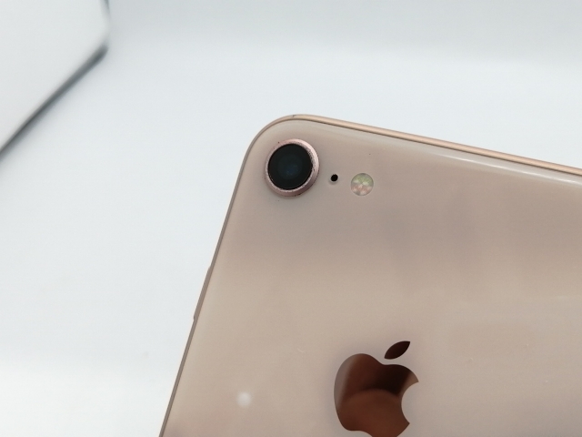 【中古】Apple docomo 【SIMロック解除済み】 iPhone 8 64GB ゴールド MQ7A2J/A【広島本通】保証期間１ヶ月【ランクC】_6