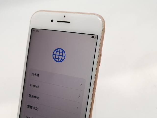 【中古】Apple docomo 【SIMロック解除済み】 iPhone 8 64GB ゴールド MQ7A2J/A【広島本通】保証期間１ヶ月【ランクC】_7