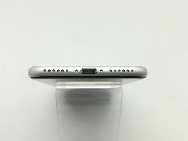 【中古】Apple au 【SIMロック解除済み】 iPhone SE（第2世代） 64GB ホワイト MX9T2J/A【広島】保証期間１ヶ月【ランクC】
