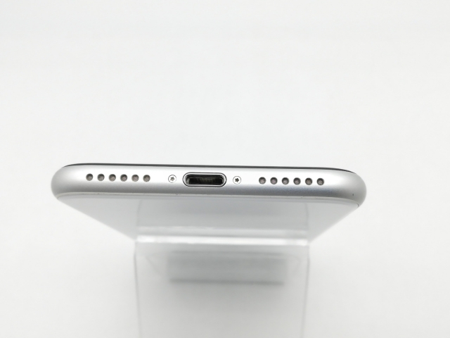 【中古】Apple au 【SIMロック解除済み】 iPhone SE（第2世代） 64GB ホワイト MHGQ3J/A（後期型番）【鹿児島中町】保証期間１ヶ月【ランクC】_4