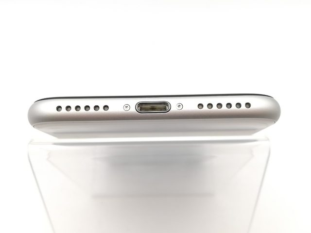【中古】Apple au 【SIMロック解除済み】 iPhone SE（第2世代） 64GB ホワイト MHGQ3J/A（後期型番）【熊本】保証期間１ヶ月【ランクC】_3
