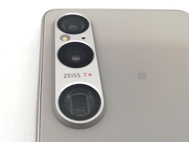 【中古】SONY docomo 【SIMフリー】 Xperia 1 VI プラチナシルバ− 12GB 256GB SO-51E【熊本】保証期間１ヶ月【ランクB】_6