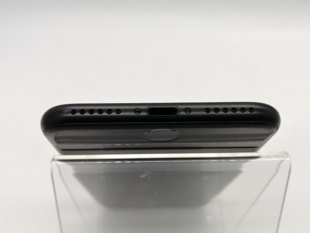 中古】Apple SoftBank 【SIMロック解除済み】 iPhone 7 32GB