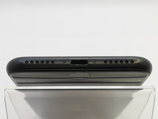 【中古】Apple SoftBank 【SIMロック解除済み】 iPhone SE（第2世代） 64GB ブラック MHGP3J/A（後期型番）【熊本】保証期間１ヶ月【ランクC】_4