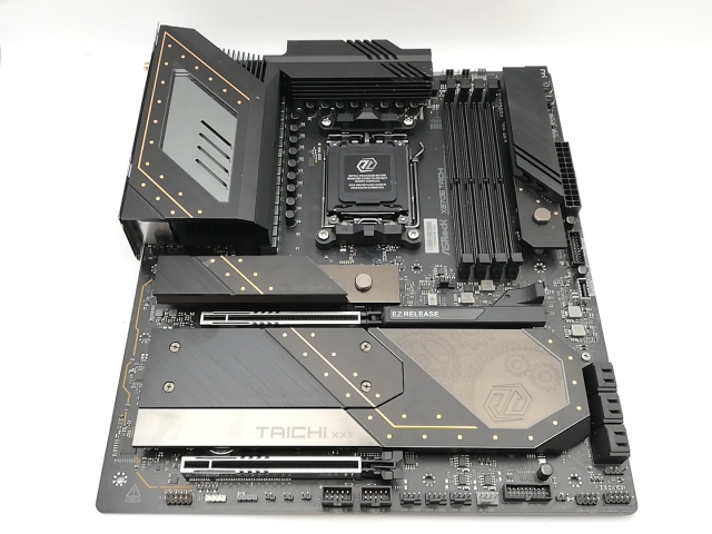 【中古】ASRock X870E Taichi X870E/AM5/E-ATX【熊本】保証期間１週間