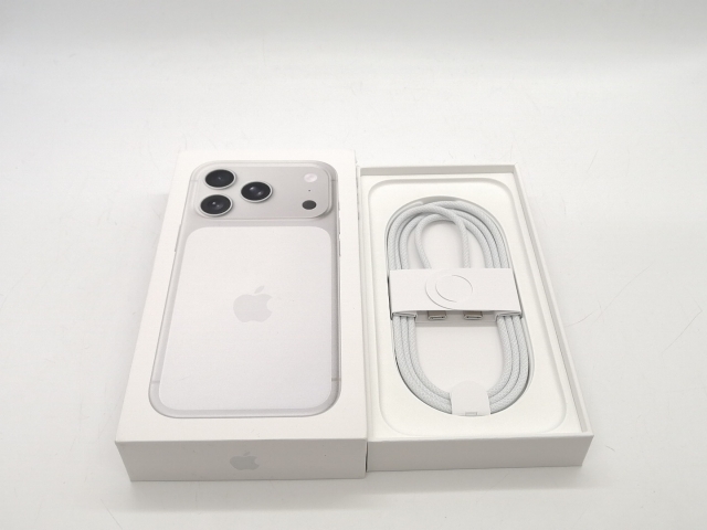 未使用】Apple 国内版 【SIMフリー】 iPhone 17 Pro 1TB シルバー