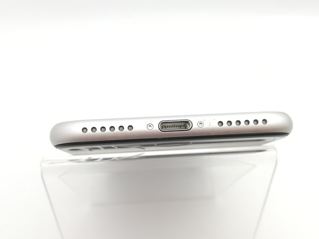 【中古】Apple docomo 【SIMロック解除済み】 iPhone SE（第2世代） 64GB ホワイト MHGQ3J/A（後期型番）【熊本】保証期間１ヶ月【ランクC】_4